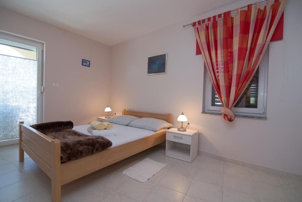 Apartments With A Parking Space Punta Kriza, Cres - 8082 Exterior foto